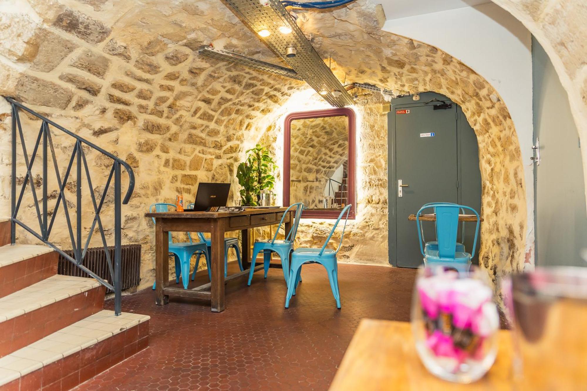Young And Happy Latin Quarter By Hiphophostels Hostel Parijs